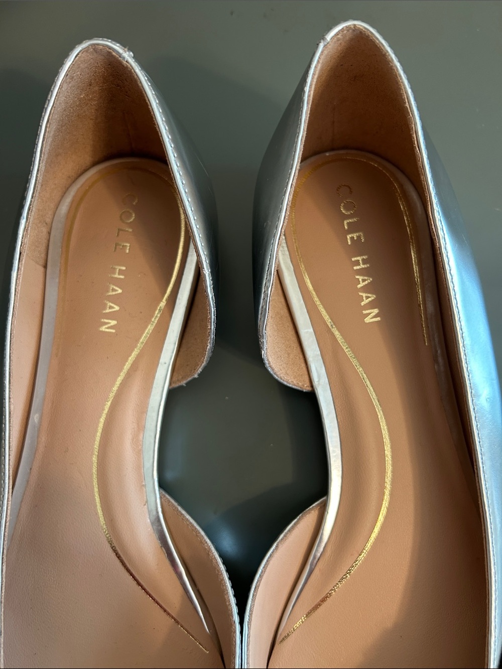 Cole Haan Metallic Silver Pointed-Toe Bow Flats. - Picture 2 of 12